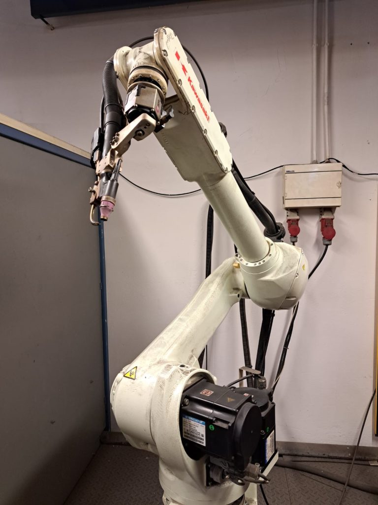 Automatisiertes Roboterschweißen von Stuhlgestellen bei KARUD